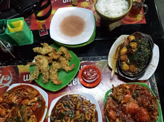 9 Tempat Makan Seafood Enak di Bandung