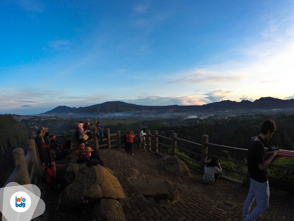 5 Spot Foto Dengan Pemandangan Keren Di Bandung