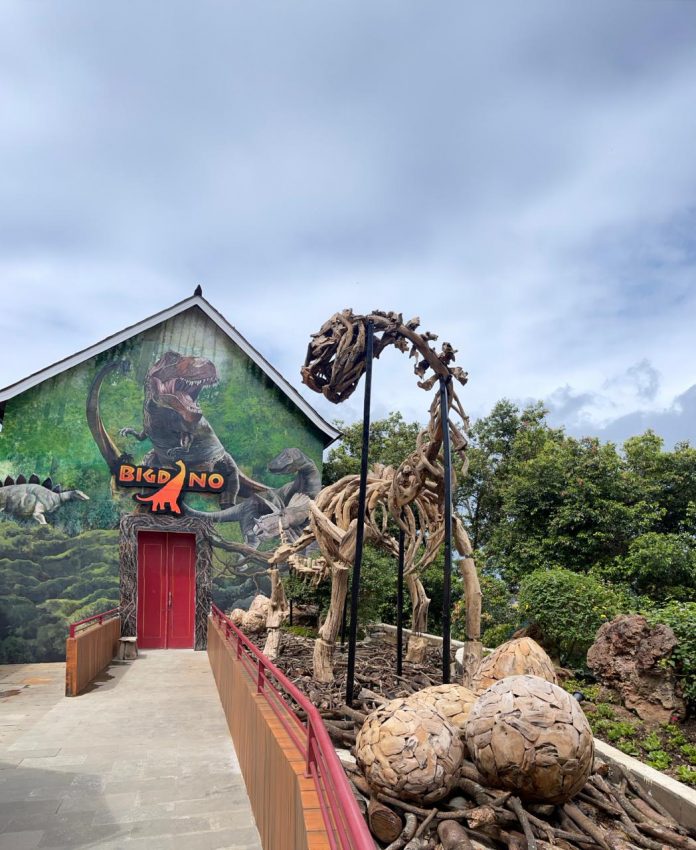 Wisata Kasih Makan Dinosaurus Bisa Di Bigdino Lembang