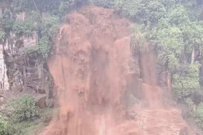 banjir-lumpur-2624533084
