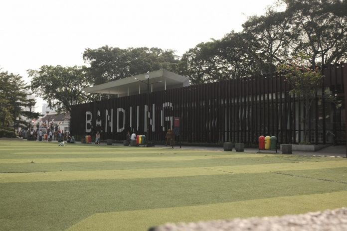 171671995090-agar-lebih-nyaman-pemkot-bandung-bakal-tertibkan-kawasan-alun-alun