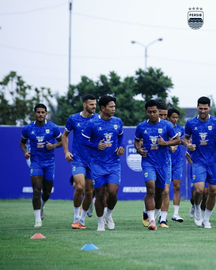 sesi latihan persib