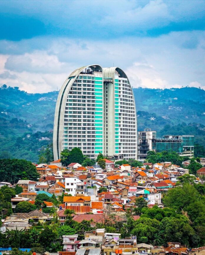 the maj. Foto: Instagram @alivikry The MAJ Dago Bandung