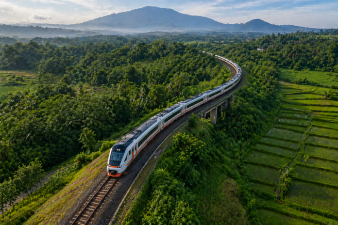 KA Sangkuriang Bandung-Katapang