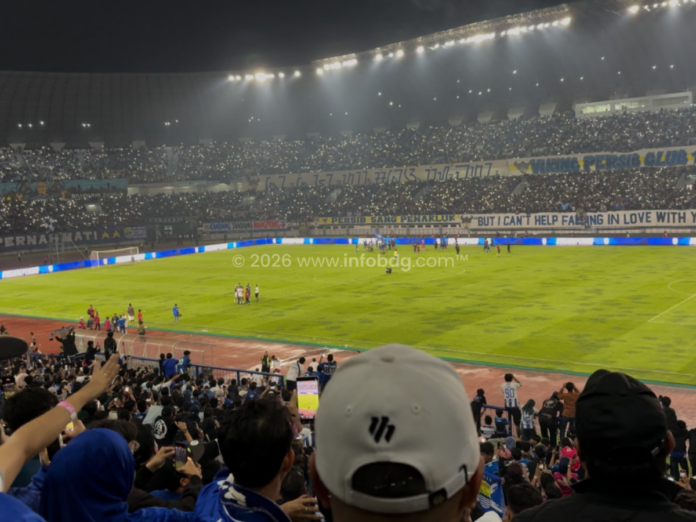 laga persib vs malut united stadion GBLA