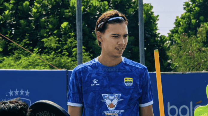 DION MARKX RESMI DIPINJAMKAN OLEH PERSIB