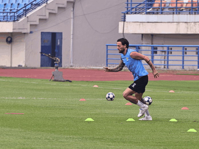 mark klok acl two persib bandung manila diggers