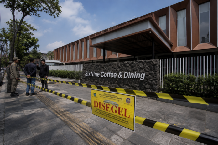 tempat padel disegel diduga tebang pohon