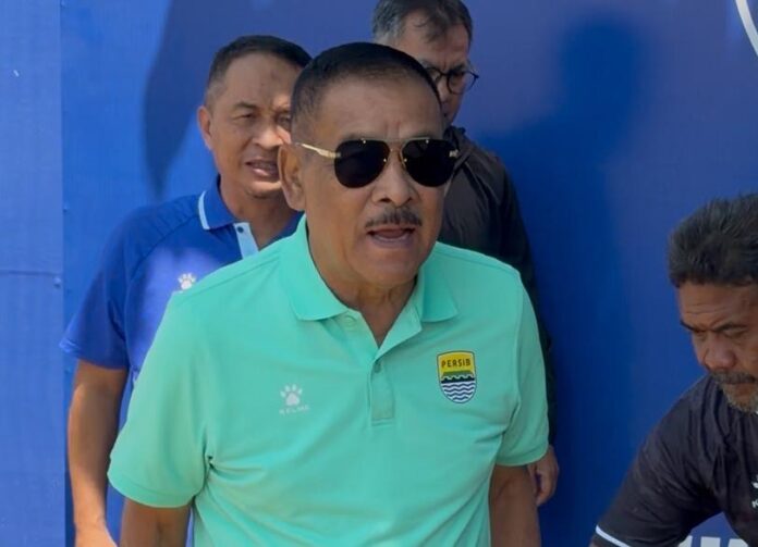 Umuh Muchtar Manajer Persib Bandung